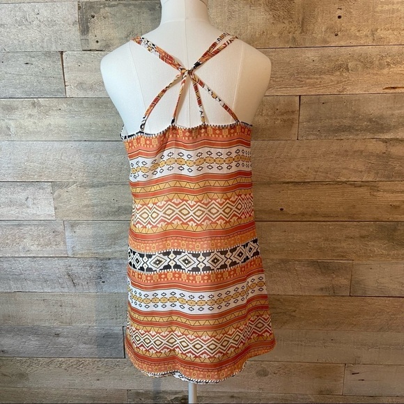 Mahina geometric dress in size  medium - Picture 4 of 8